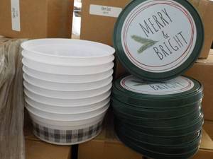 lot 306 image: Case of 25 Plastic Tubs with Covers...