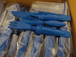 lot 318 image: Box of 50 Royal Blue Plastic Cutler...