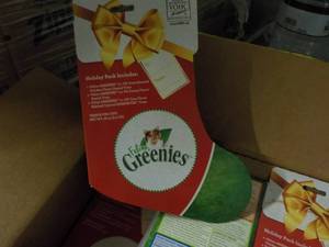 lot 324 image: Case of 12 - 6.3 oz Holiday Packs F...