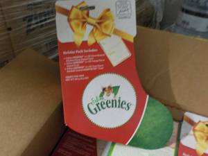 lot 325 image: Case of 12 - 6.3 oz Holiday Packs F...