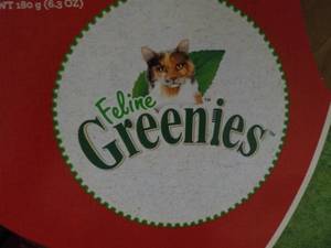 lot 326 image: Case of 12 - 6.3 oz Holiday Packs F...