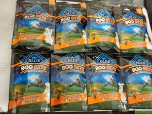 lot 344 image: 8 - 4.5 oz Bags Blue Boo Bits Dog T...