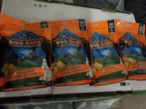 lot 345 image: 4 - 11 oz Boags Blue Boo Bars Dog B...