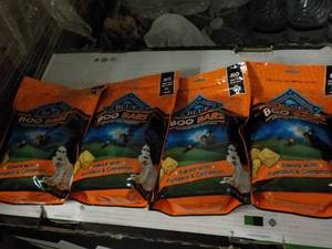 lot 346 image: 4 - 11 oz Boags Blue Boo Bars Dog B...
