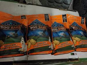 lot 347 image: 4 - 11 oz Boags Blue Boo Bars Dog B...