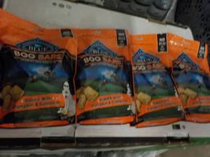 lot 349 image: 4 - 11 oz Boags Blue Boo Bars Dog B...