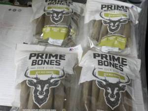 lot 351 image: Case of 4 - 22 oz Bags Purina Prime...