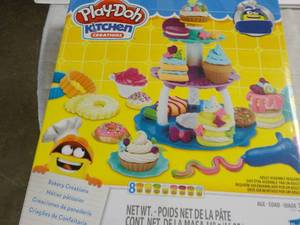 lot 438 image: Play - Doh Kitchen Creations...