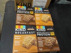 lot 256 image: Case of 32 KIND Breakfast Protein B...