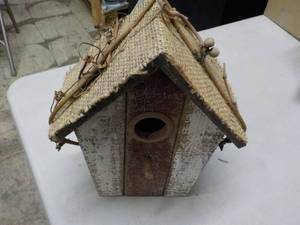 lot 460 image: Decorative Bird House ...