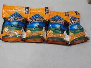 lot 469 image: 4 - 11 oz Bags Blue Boo Bars Dog Bi...