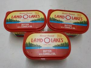 lot 499 image: 3 - 24 oz Tubs Frozen Land O Lakes ...