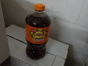 lot 527 image: Case of 8 - 64 oz Bottles Lipton Ic...