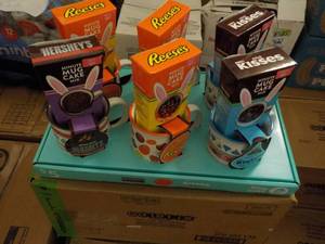 lot 538 image: 2 Cases Galerie Hershey Baking Mug ...