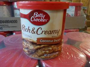 lot 553 image: 2 - 8 Packs Betty Crocker Coconut P...
