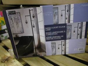 lot 8 image: Style Craft 3 Light Floor Lamp- sit...