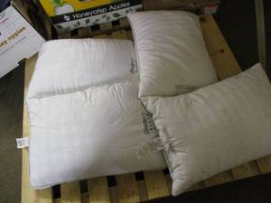lot 11 image: 2 Beauty Rest and 2 Hotel Grand Pil...