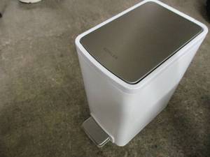 lot 77 image: Slow Closing Kohler Foot Pedal Tras...