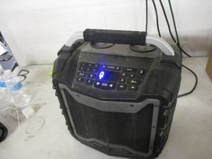 lot 104 image: Ecox Gear Speaker - powers on...