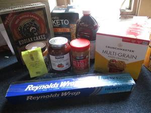 lot 144 image: Variety of Food and Heavy Duty Reyn...