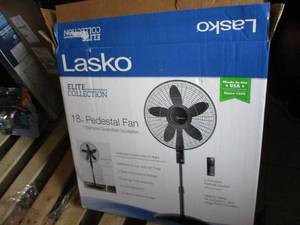 lot 192 image: Lasko 18 Pedestal Fan with Remote-...