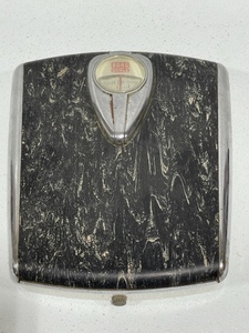 lot 24 image: Borg Bathroom Scale
