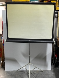 lot 32 image: Versatol Da-Lite Projector Screen