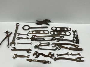 lot 36 image: Vintage Wrenches