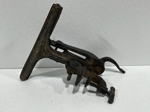 lot 44 image: Hand Saw Sharpening Clamp