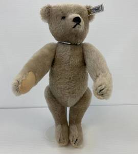 lot 112 image: Vintage Steiff Richard Bear Limited Edition White Tag