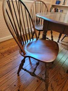 lot 27 image: Antique Dropleaf Table with 4 Windsor Chairs