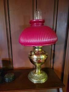 lot 58 image: Red Ribbed Glass Oil Table Lamp