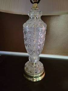 lot 59 image: Elegant Crystal Table Lamp