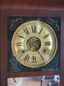 lot 6 image: Early 1800s Mantel Clock
