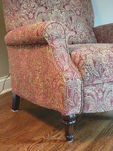 lot 7 image: Paisley Lane Recliner Chair