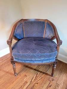 lot 8 image: Blue Velvet Barrel Chair