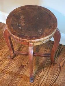 lot 9 image: Chinese Drum Style Stool