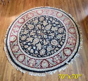 lot 40 image: Indian Mahal Area Rug