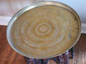 lot 18 image: Vintage Moroccan Brass Saucer Table