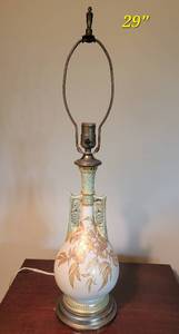 lot 43 image: Hand-Painted Art Deco Vase Lamp
