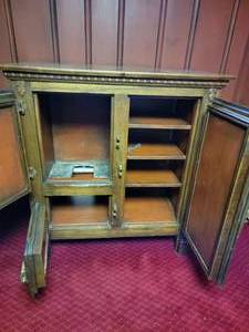 lot 63 image: Antique Icebox