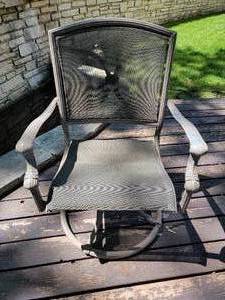 lot 35 image: Elegant Aluminum Patio Table & Chairs
