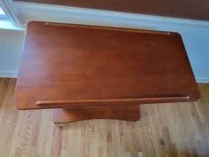 lot 83 image: Adjustable Craft or Serving Tray Table