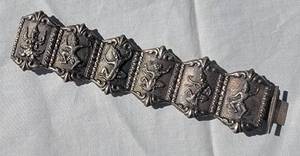 lot 47B image: Sterling Silver Siam Cuff Bracelet  49 grams