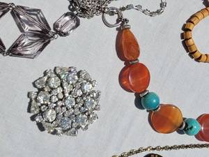lot 46A image: Baublicious Collection of Vintage Costume Jewelry