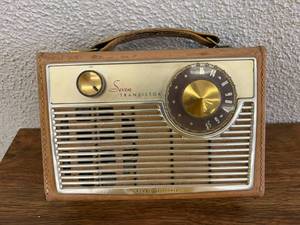 Vintage GE Seven Transistor Radio