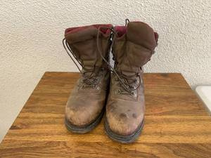 Size 10D Cabelas Boots