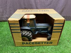 Pacesetter Ford Tractor Decanter