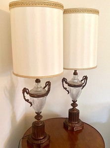 lot 12 image: Pair of Vintage Hollywood Regency Style Table Lamps with Figurals