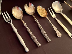 lot 36 image: Lovely Serving Bowl and Variety of Serving Utensils